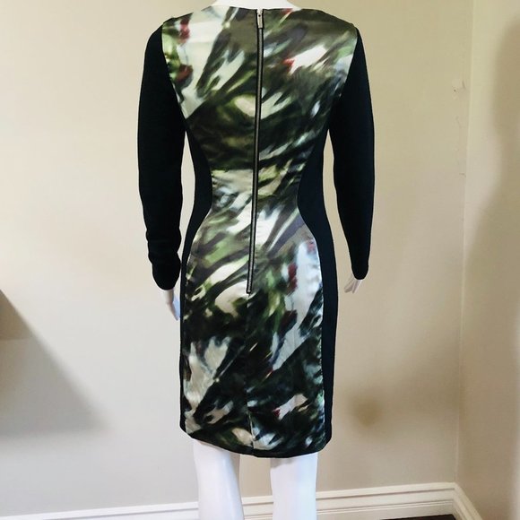 KAREN MILLEN BLACK COCKTAIL DRESS W/ ABSTRACT SILK PANEL ON FRONT OF DRE… - Picture 4 of 7